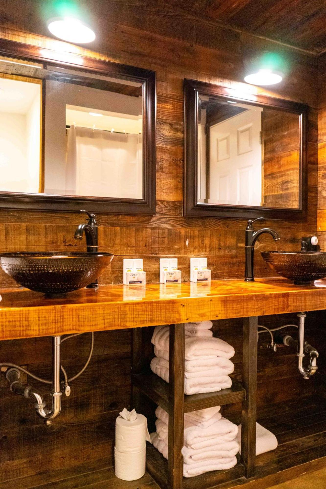 Bear Cave- Pet Friendly Suite In Shaver Lake Εξωτερικό φωτογραφία